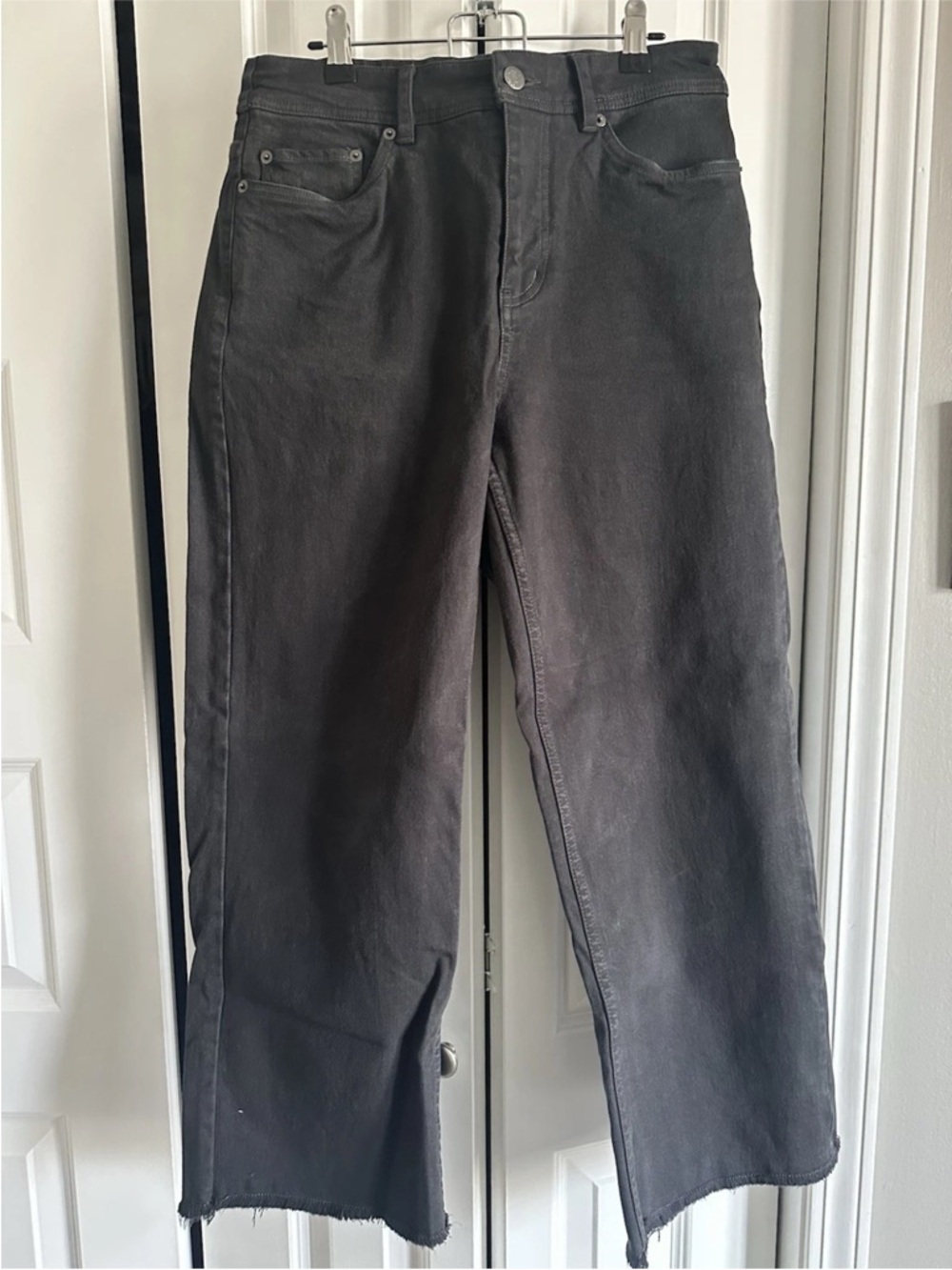 Toad &Co women’s Balsam cutoff Jean.  Size 6.  Washed black color. Never worn.